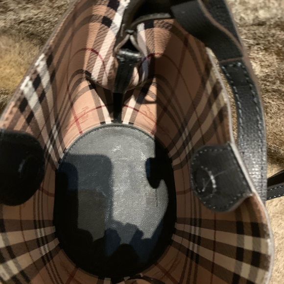 Burberry Crossbody Bucket Bag - Picture 7 of 16